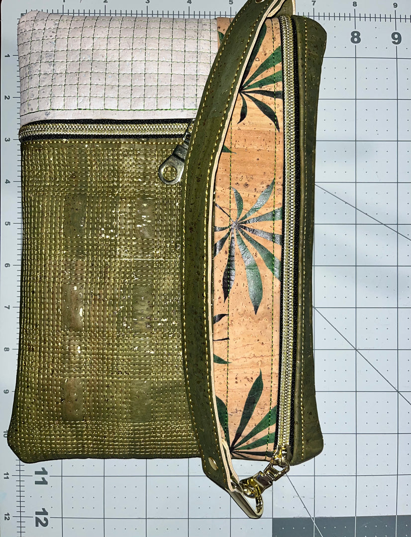 Hatch Clutch Wristlet